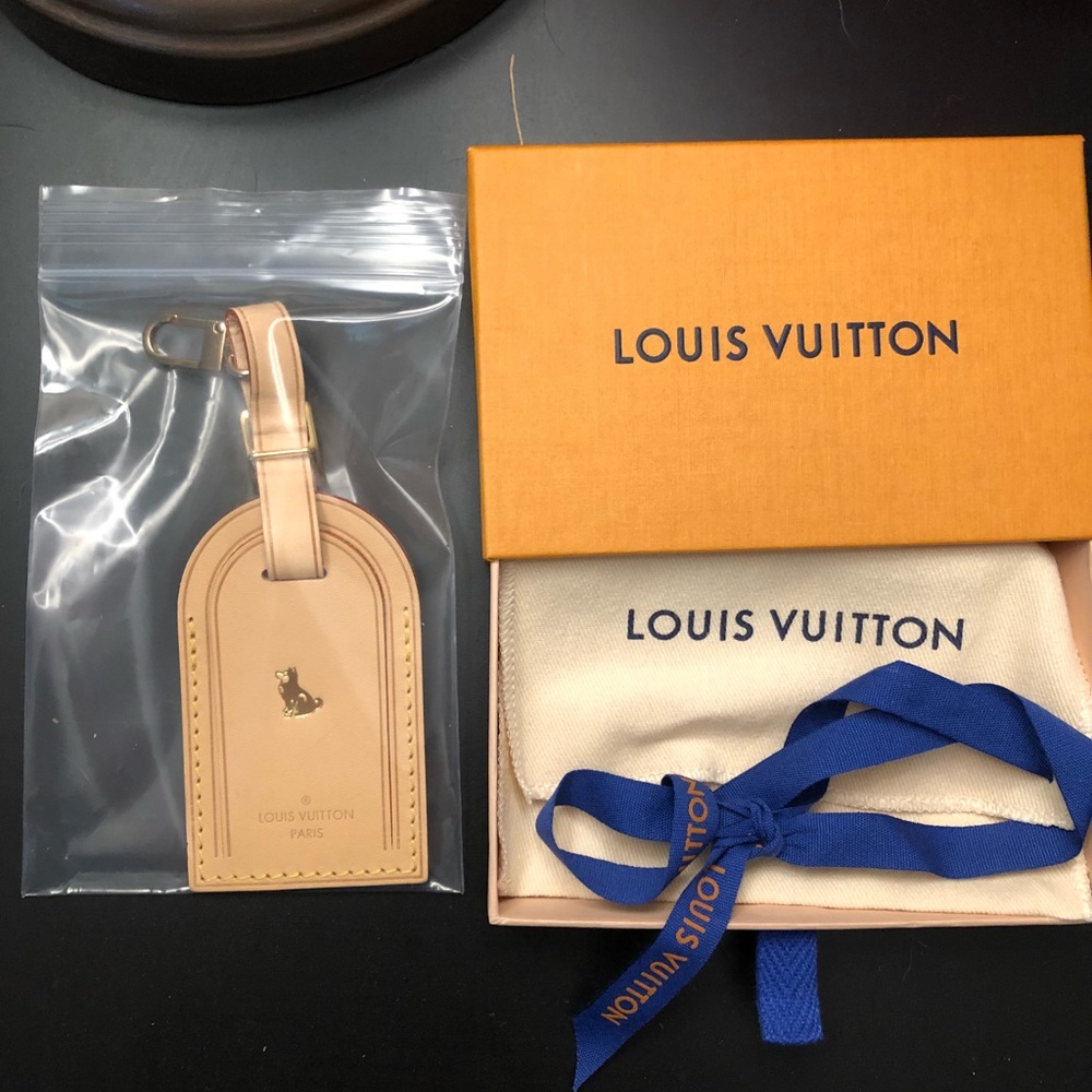 *Authentic* Louis Vuitton Luggage Tag